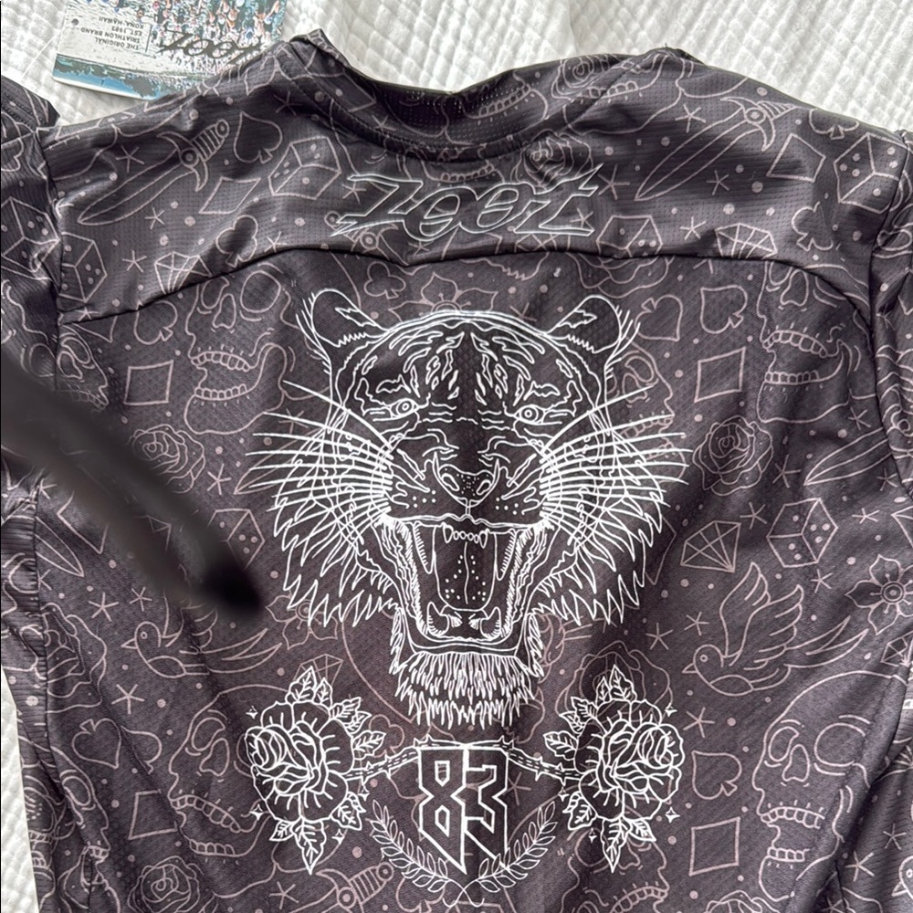 Zoot Charcoal Graphic Cycling Jersey “ black roar”